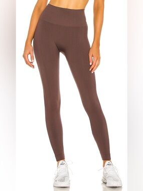 Set Active x Revolve Leggings Chocolate Brown Sculptflex High Waist Crop XS